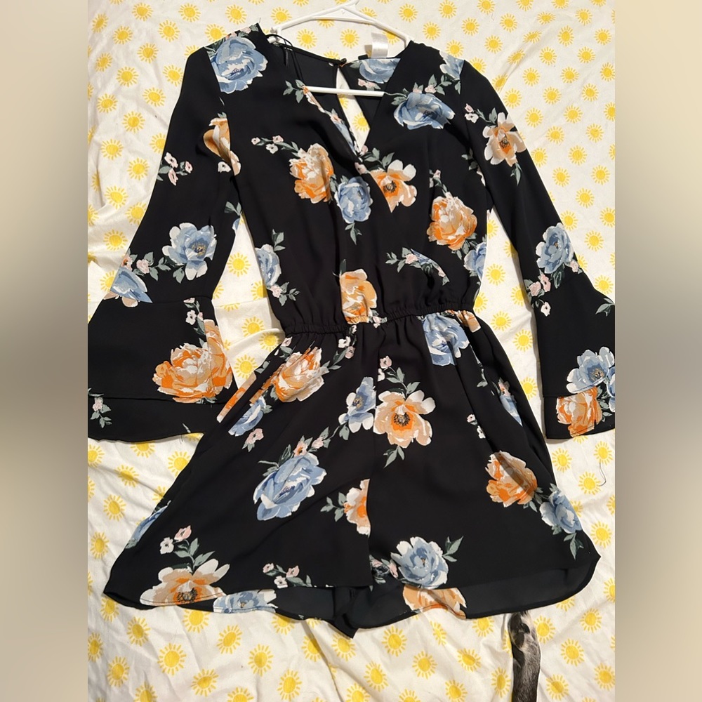 H&M Divided Floral Black V-Neck Dress- shorts 4 gently used in great condition.